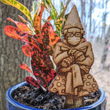 BEAR IN A FERN - GRUMPY BERNIE GARDEN GNOME PLANT/GARDEN STAKE